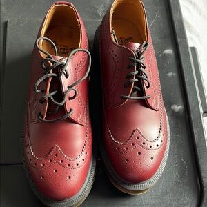 Dr. Martens 3989 Brogue Lace Up Shoes Burgundy

Size 4 men’s
Size 5 women’s